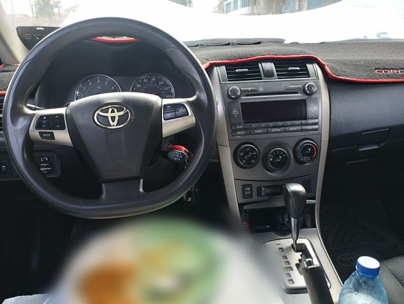 Thumbnail 7 of 2012 Toyota Corolla SE